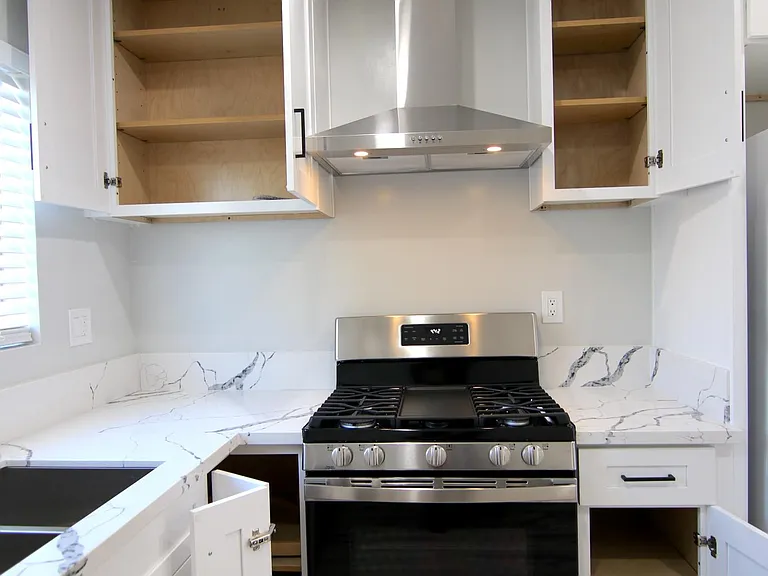 120 Roswell Ave #12 — Photo 56