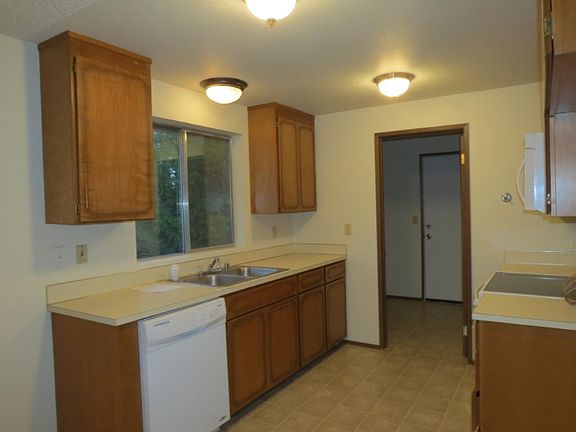 3rd image of 8813 156th Street Ct E