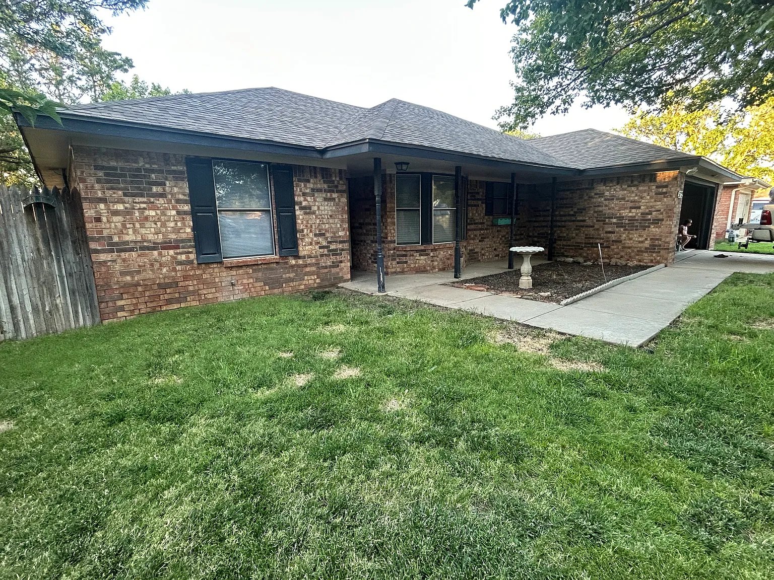 3 bed, 1760 sqft, $2,350 — Photo 2