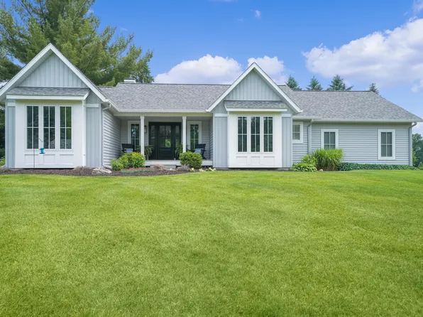 7922 Pine Edge Ct SE, Alto, MI 49302