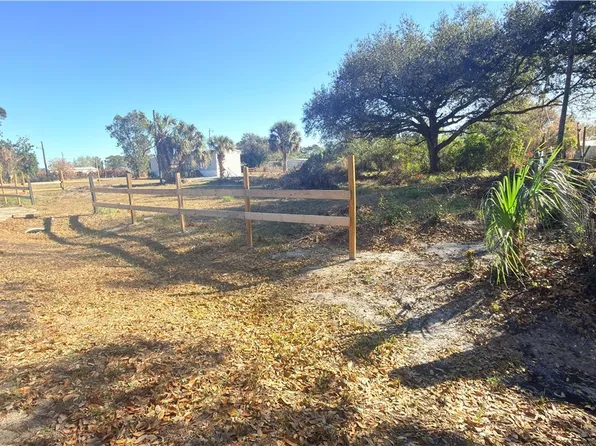 8395 Ebson Dr, North Fort Myers, FL 33917