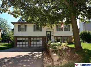 3933 N 101st St, Omaha, NE 68134