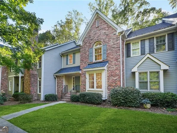 110 River Ridge Ln, Roswell, GA 30075