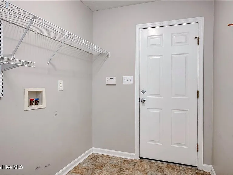 2040 Sylvan Lake Dr — Photo 18