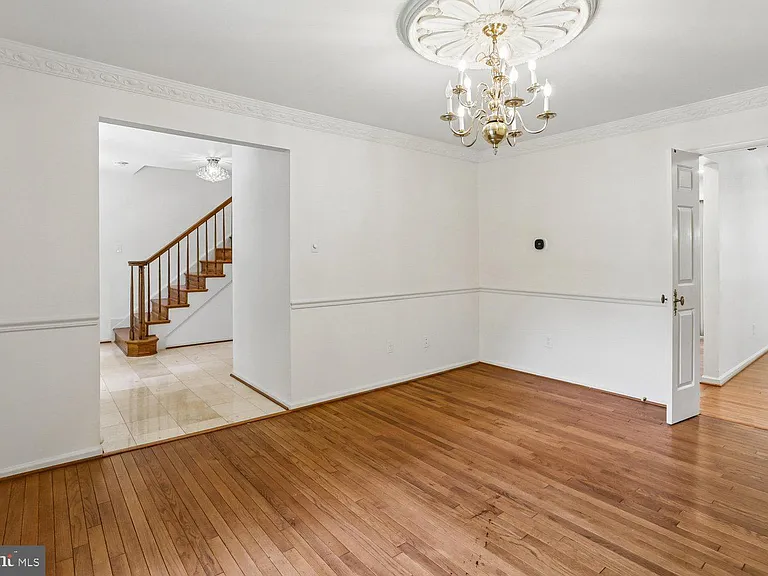 903 Ridge Dr — Photo 7