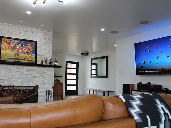 Family Room
December 2022