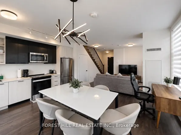 16 Symes Rd #104, Toronto, ON M6N 0B4