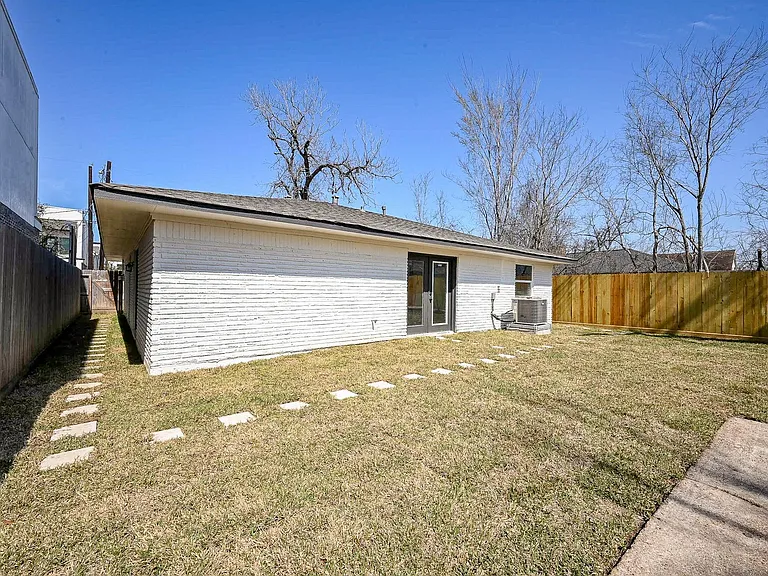 4710 Hershe St — Photo 16