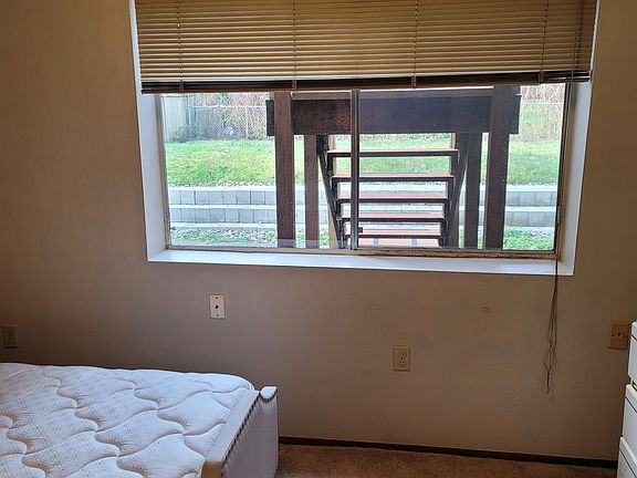 3rd image of 13539 28th Ave NE #3