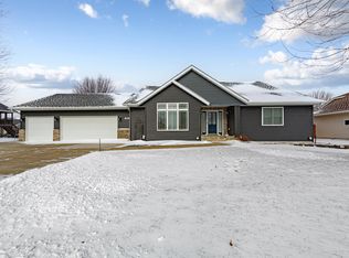 782 Churchill Dr SE, Owatonna, MN 55060