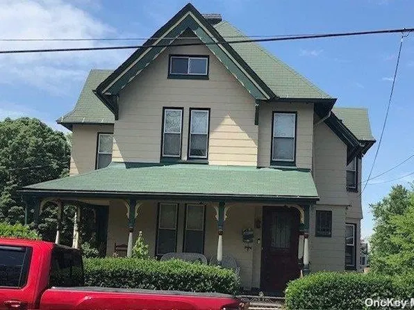 57-38 Brown Place, Maspeth, NY 11378