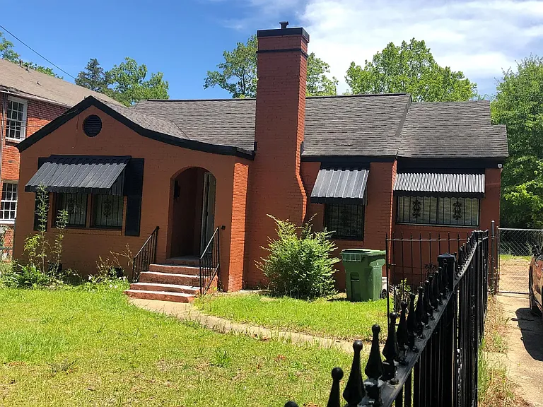 3709 Whiting Ave — Photo 1