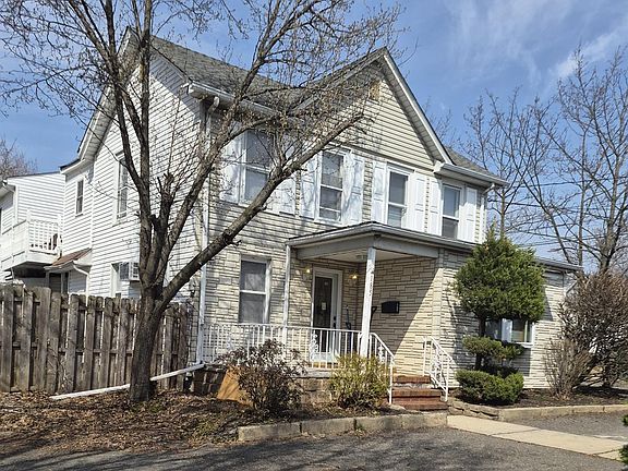 2nd image of 185 Washington Rd