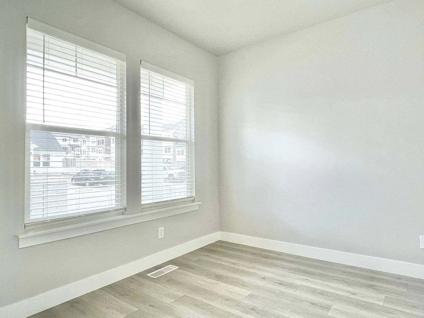 Beautiful Lehi Townhome at The Exchange! — Photo 3