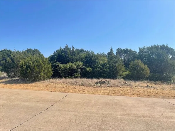 227 Oak Tree Dr, Graford, TX 76449