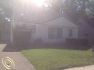 815 Gargantua Ave, Clawson, MI 48017