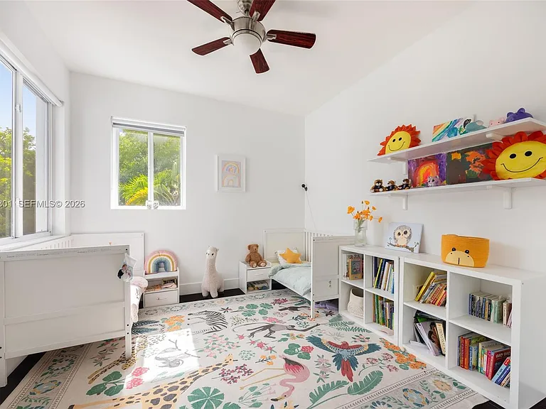 2938 Catalina St — Photo 15