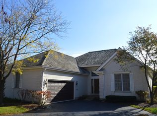 5 Middlesex Ct, Lincolnshire, IL 60069