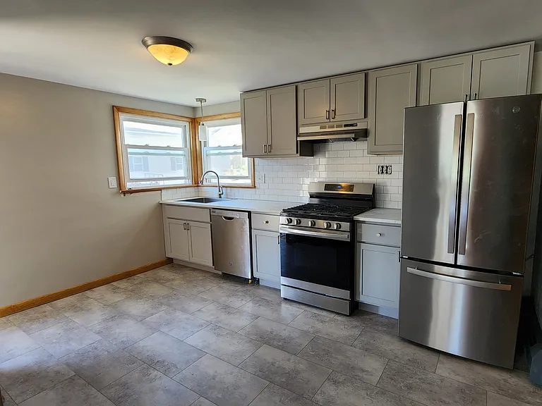 40 Moul Ave — Photo 8