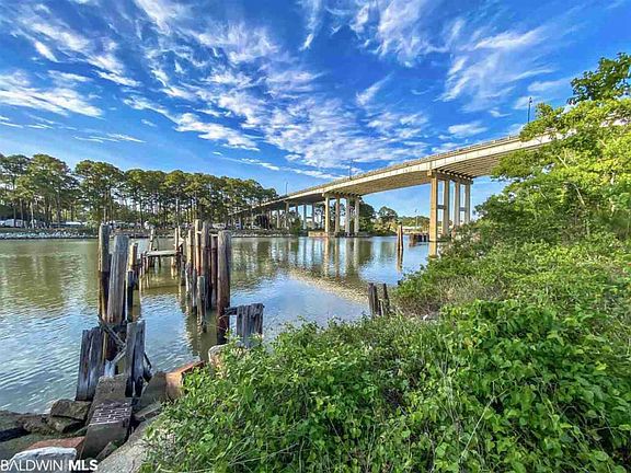 5th image of 100 Canal Dr E