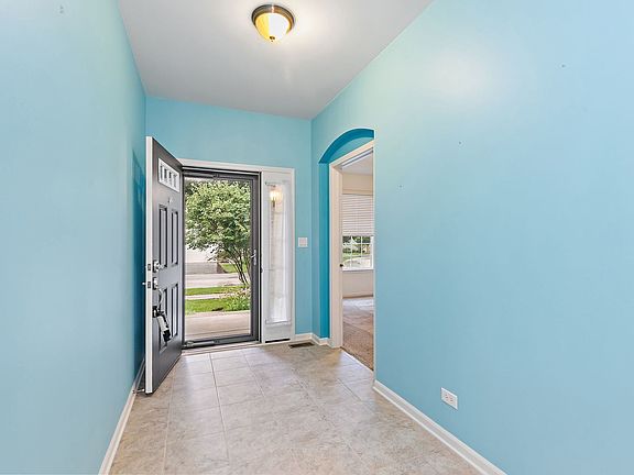 3rd image of 957 Laguna Ln