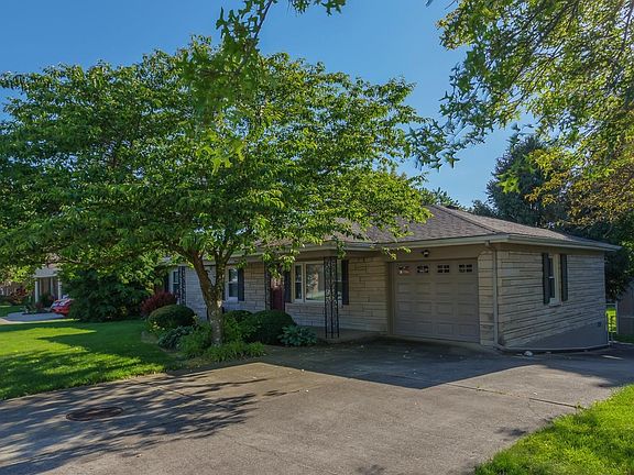 3rd image of 304 Courchelle Dr