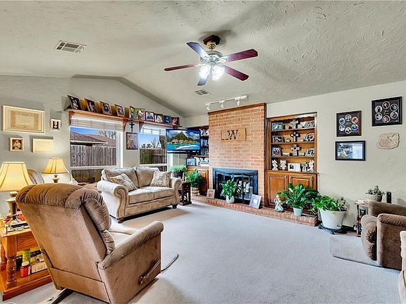 3rd image of 206 Sycamore Ave