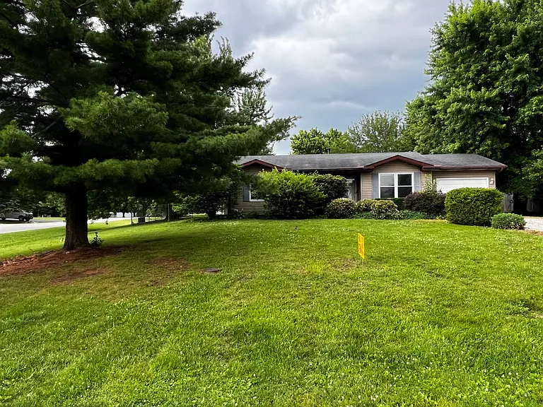 515 Valley View Dr — Photo 1