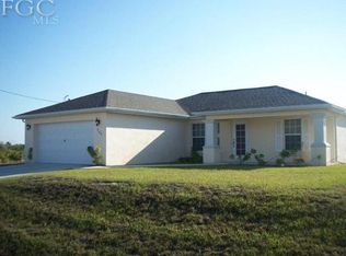904 Sara Ave N, Lehigh Acres, FL 33971