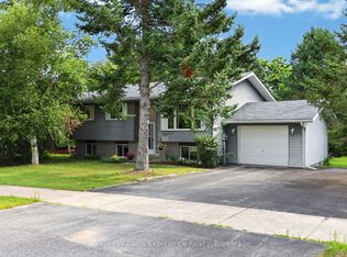 141 Meadow Heights Dr, Bracebridge, ON P1L1A3