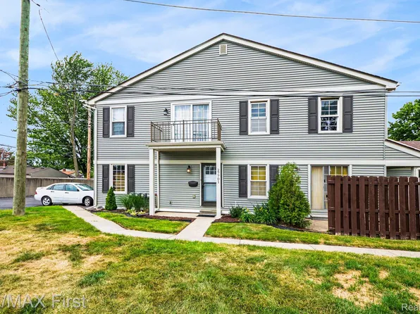 27701 Roy St, Saint Clair Shores, MI 48081