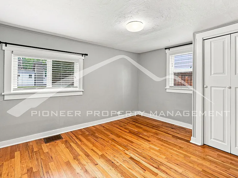 3166 W Walsh Pl — Photo 12