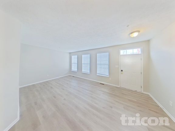 3rd image of 9810 Davison Rd