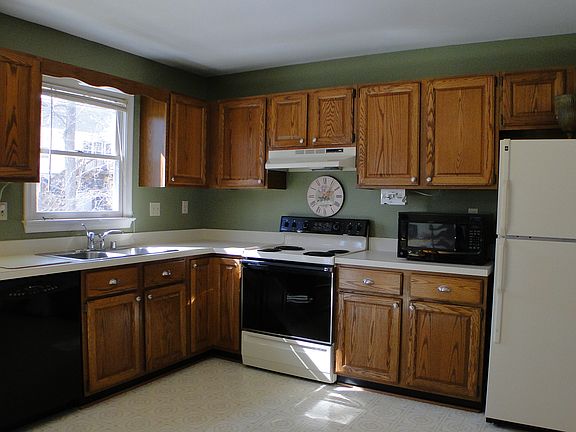 2nd image of 11924 Gardenia Dr