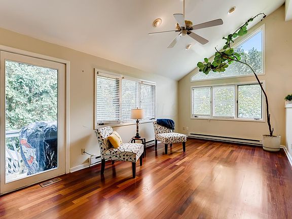 5th image of 307 Clover Ln