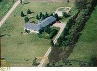 15660 Cavanaugh Lake Rd, Chelsea, MI 48118