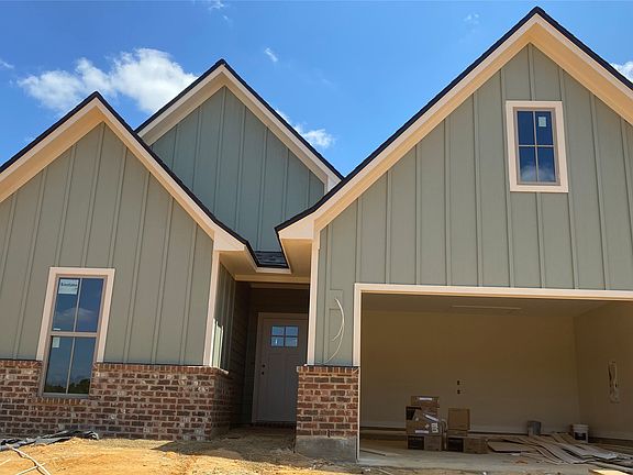 2nd image of 707 Joseph Ln