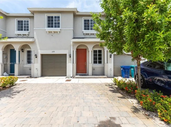 1379 NW 208th Ter, Miami Gardens, FL 33169