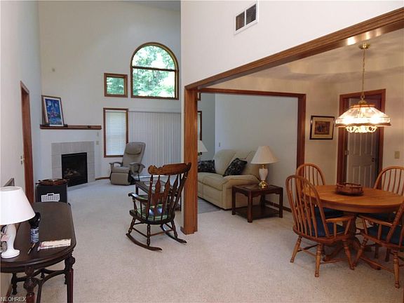 4th image of 22445 Christopher Ct