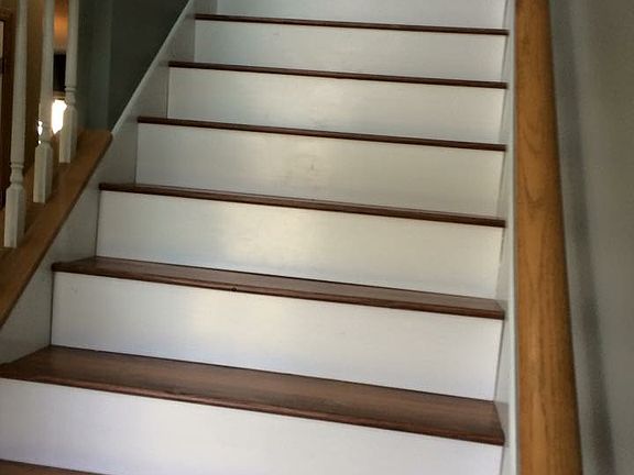 Stairs to upper level 