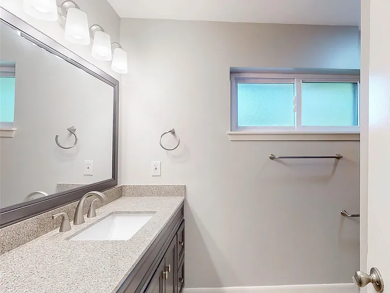 5338 Creekbend Dr — Photo 22