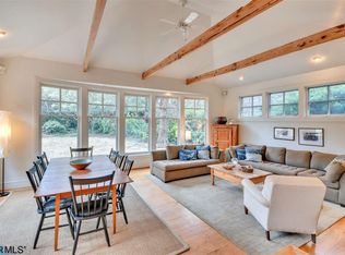 910 Old Farm Rd, Charlottesville, VA 22903