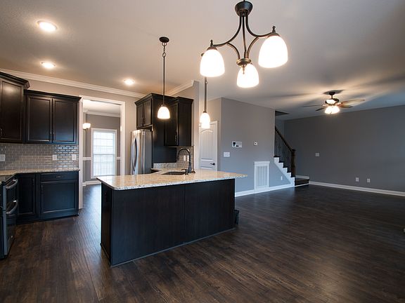 4th image of 178 Josie Ln