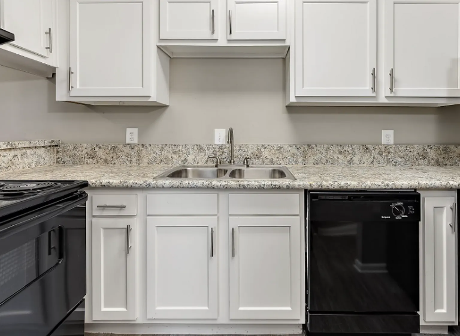 VOLARE APARTMENTS — Photo 4