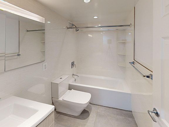 5th image of 10 Jones St APT 2J