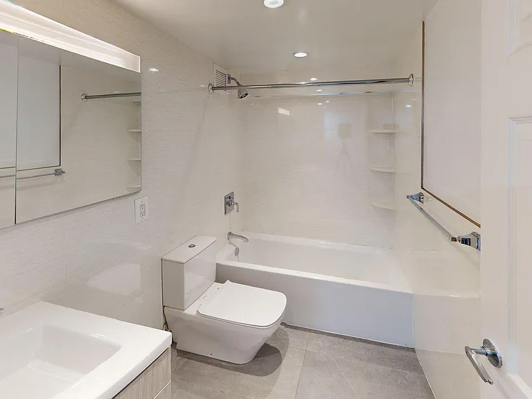 10 Jones St #2J — Photo 5