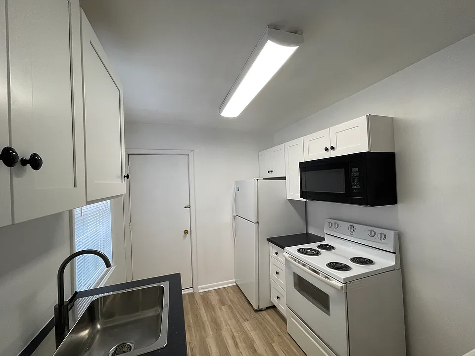 2421 Beechwood Blvd #2421B