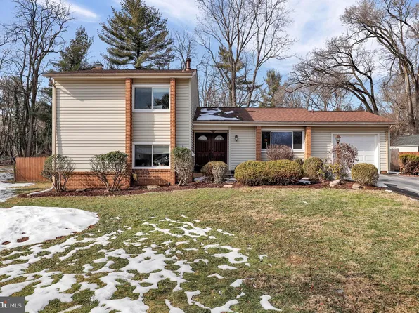 17701 Millcrest Dr, Derwood, MD 20855