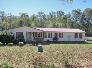 2520 Pinnacle Dr, Catawba, NC 28609