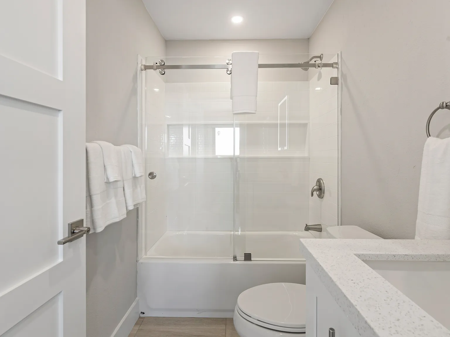 1 bed, $2,850 — Photo 2